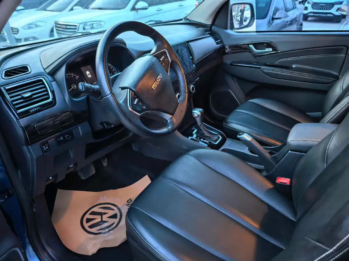 2020 Isuzu LingTuo 2.5T 150HP L4 6AT,autocango,china used car exporter,china ev exporter,chinese used car exporter,chinese used ev exporter