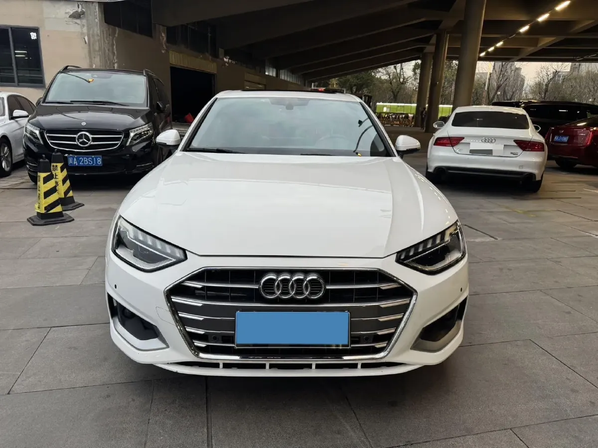 2020 Audi A4L 2.0T 190HP L4 7DCT,autocango,china used car exporter,china ev exporter,chinese used car exporter,chinese used ev exporter