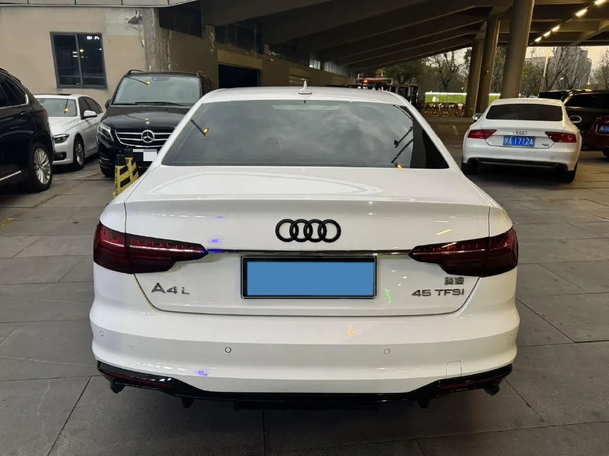 2020 Audi A4L 2.0T 190HP L4 7DCT,autocango,china used car exporter,china ev exporter,chinese used car exporter,chinese used ev exporter