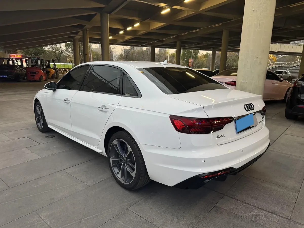2020 Audi A4L 2.0T 190HP L4 7DCT,autocango,china used car exporter,china ev exporter,chinese used car exporter,chinese used ev exporter