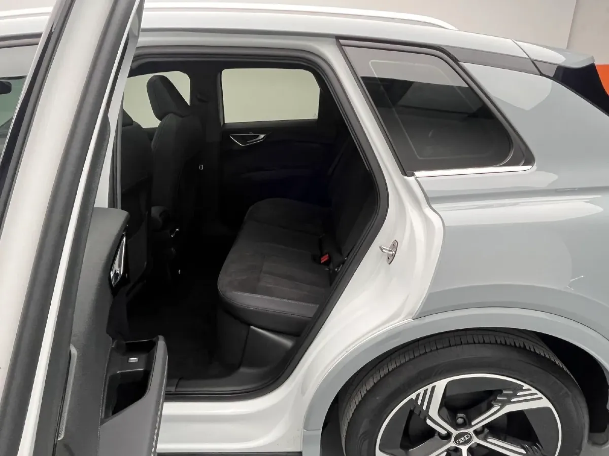 2022 Audi Q4 e-tron BEV 84.8KWH,autocango,china used car exporter,china ev exporter,chinese used car exporter,chinese used ev exporter