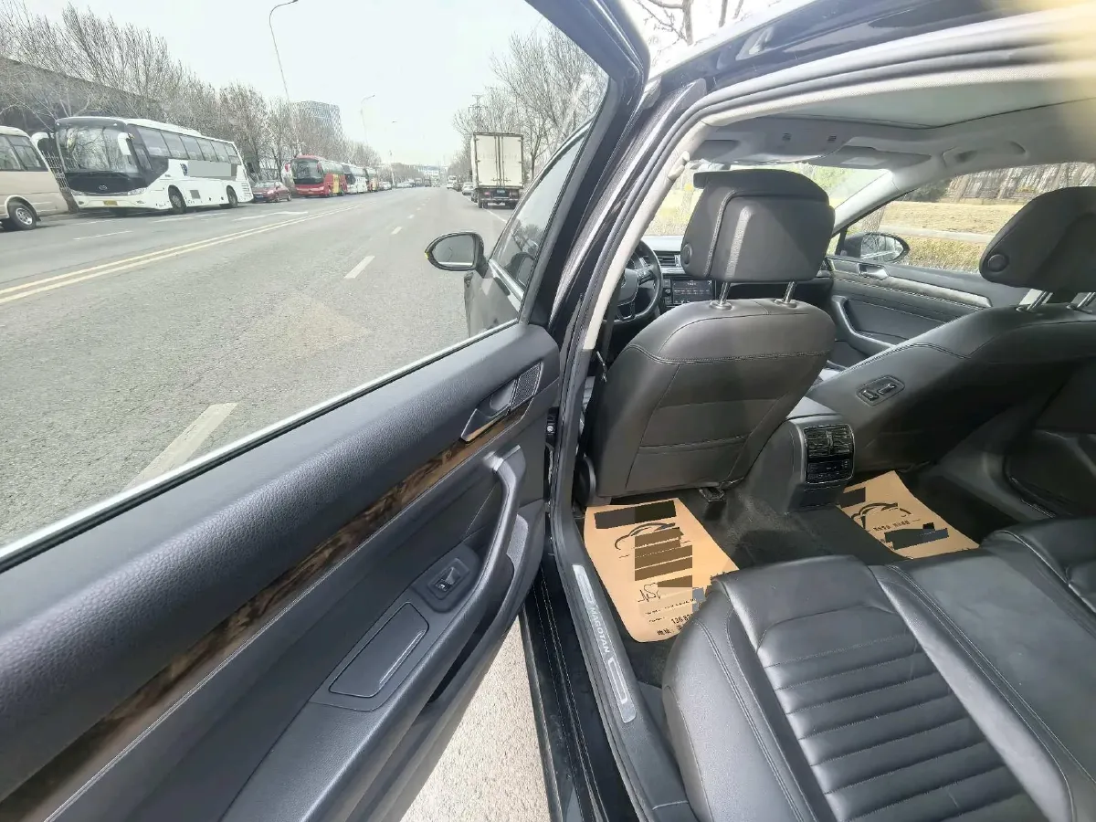 2019 Volkswagen Tayron 2.0T 186HP L4 7DCT,autocango,china used car exporter,china ev exporter,chinese used car exporter,chinese used ev exporter