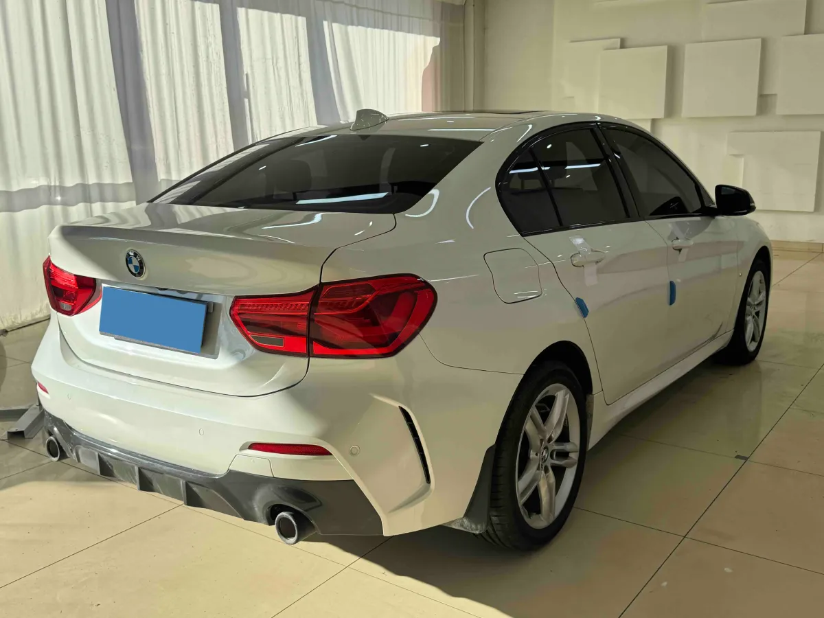 2021 BMW 1 Series 1.5T 140HP L3 7DCT,autocango,china used car exporter,china ev exporter,chinese used car exporter,chinese used ev exporter