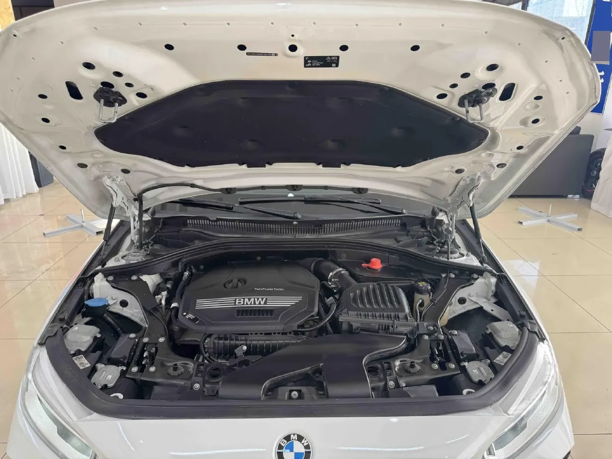 2021 BMW 1 Series 1.5T 140HP L3 7DCT,autocango,china used car exporter,china ev exporter,chinese used car exporter,chinese used ev exporter