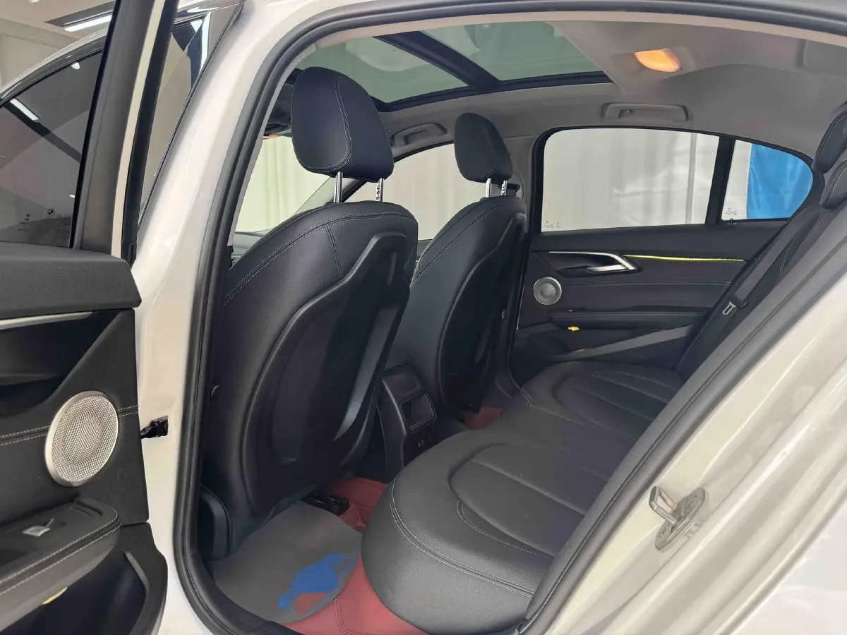 2021 BMW 1 Series 1.5T 140HP L3 7DCT,autocango,china used car exporter,china ev exporter,chinese used car exporter,chinese used ev exporter