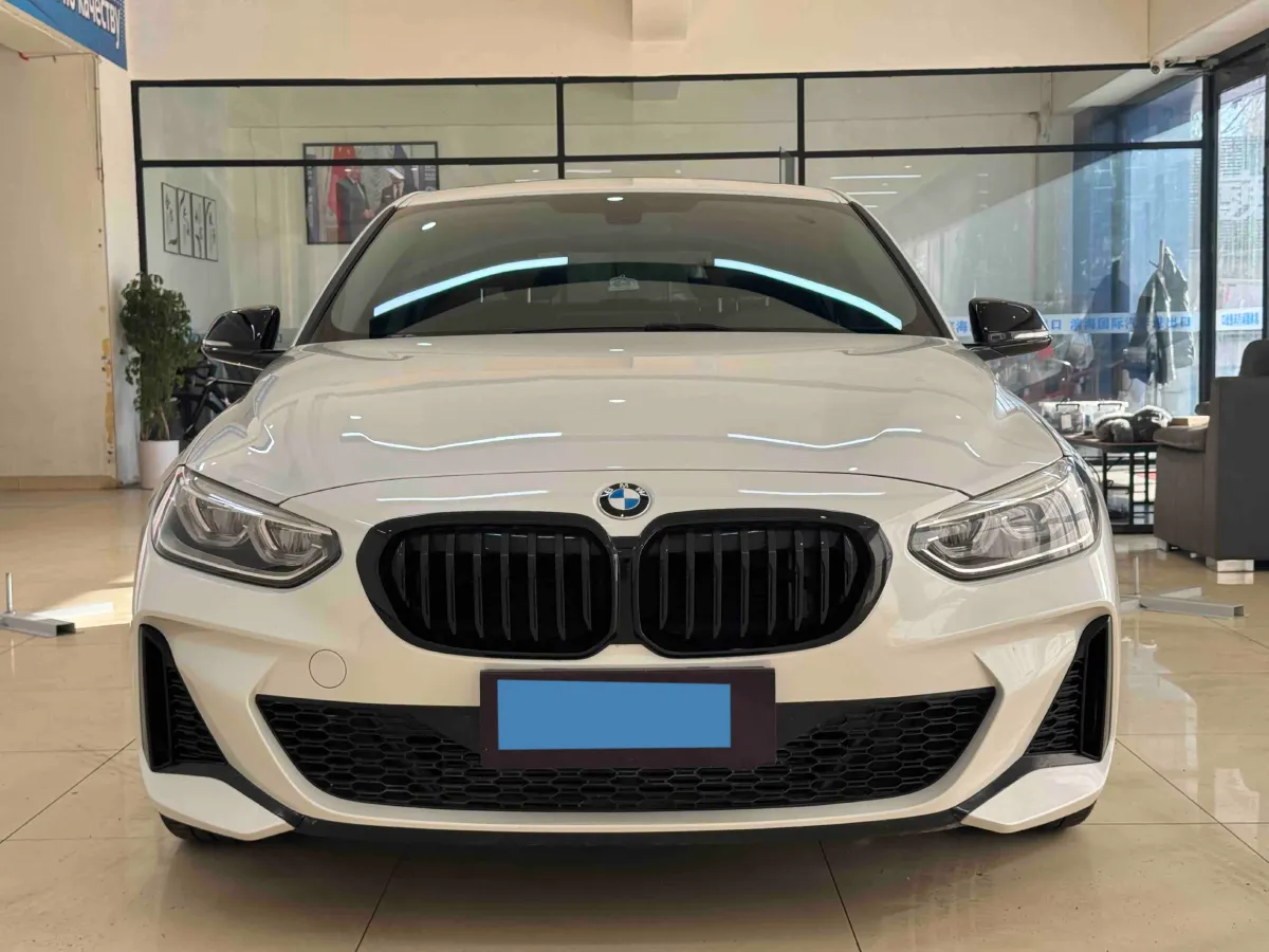 2021 BMW 1 Series 1.5T 140HP L3 7DCT,autocango,china used car exporter,china ev exporter,chinese used car exporter,chinese used ev exporter