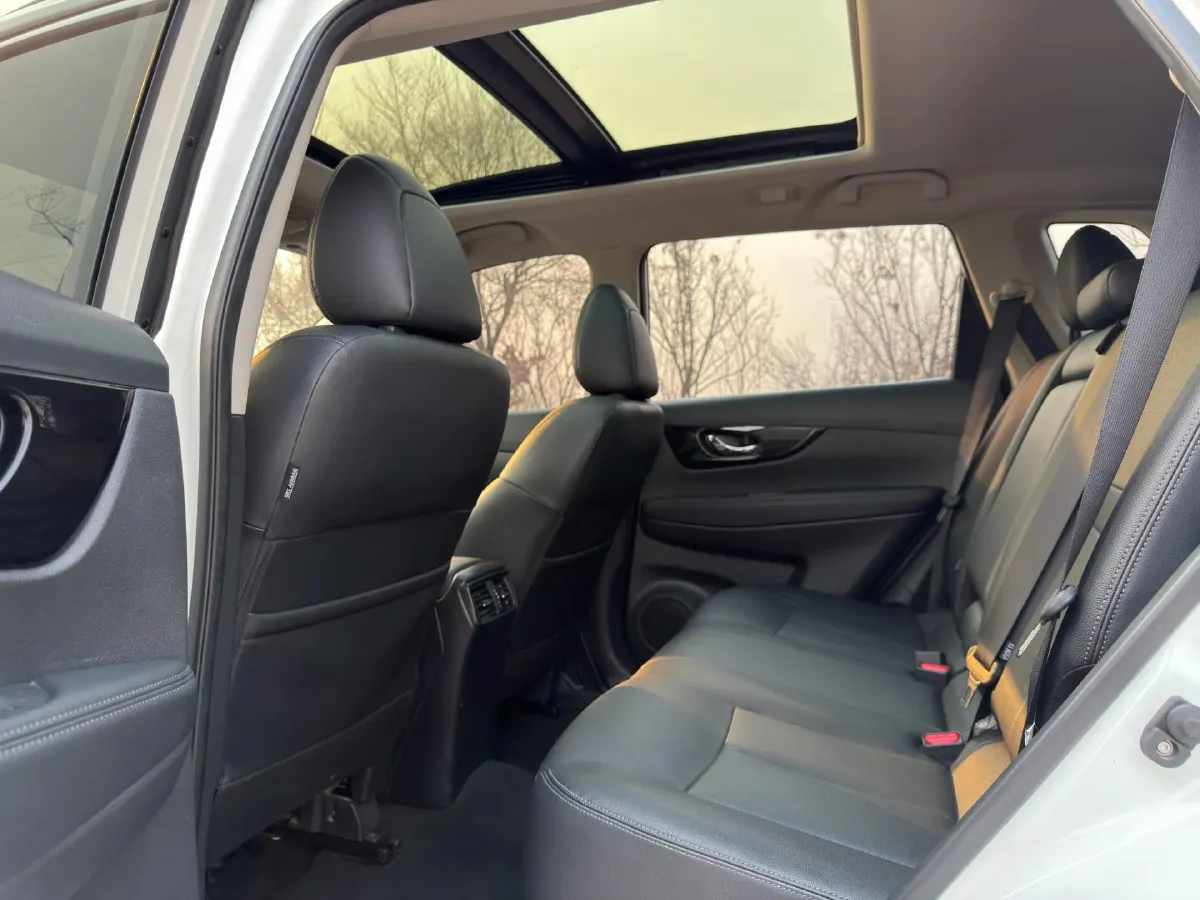 2023 Nissan X-Trail 2.0L 151HP L4 CVT,autocango,china used car exporter,china ev exporter,chinese used car exporter,chinese used ev exporter