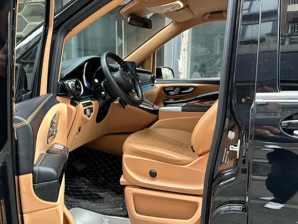 2021 Mercedes-Benz V Class 2.0T 211HP L4 9AT,autocango,china used car exporter,china ev exporter,chinese used car exporter,chinese used ev exporter