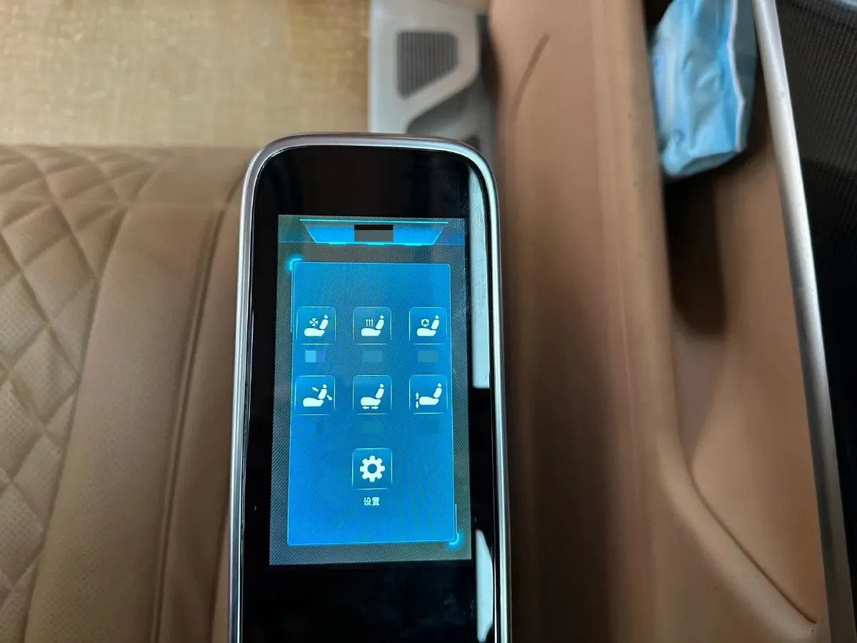 2021 Mercedes-Benz V Class 2.0T 211HP L4 9AT,autocango,china used car exporter,china ev exporter,chinese used car exporter,chinese used ev exporter