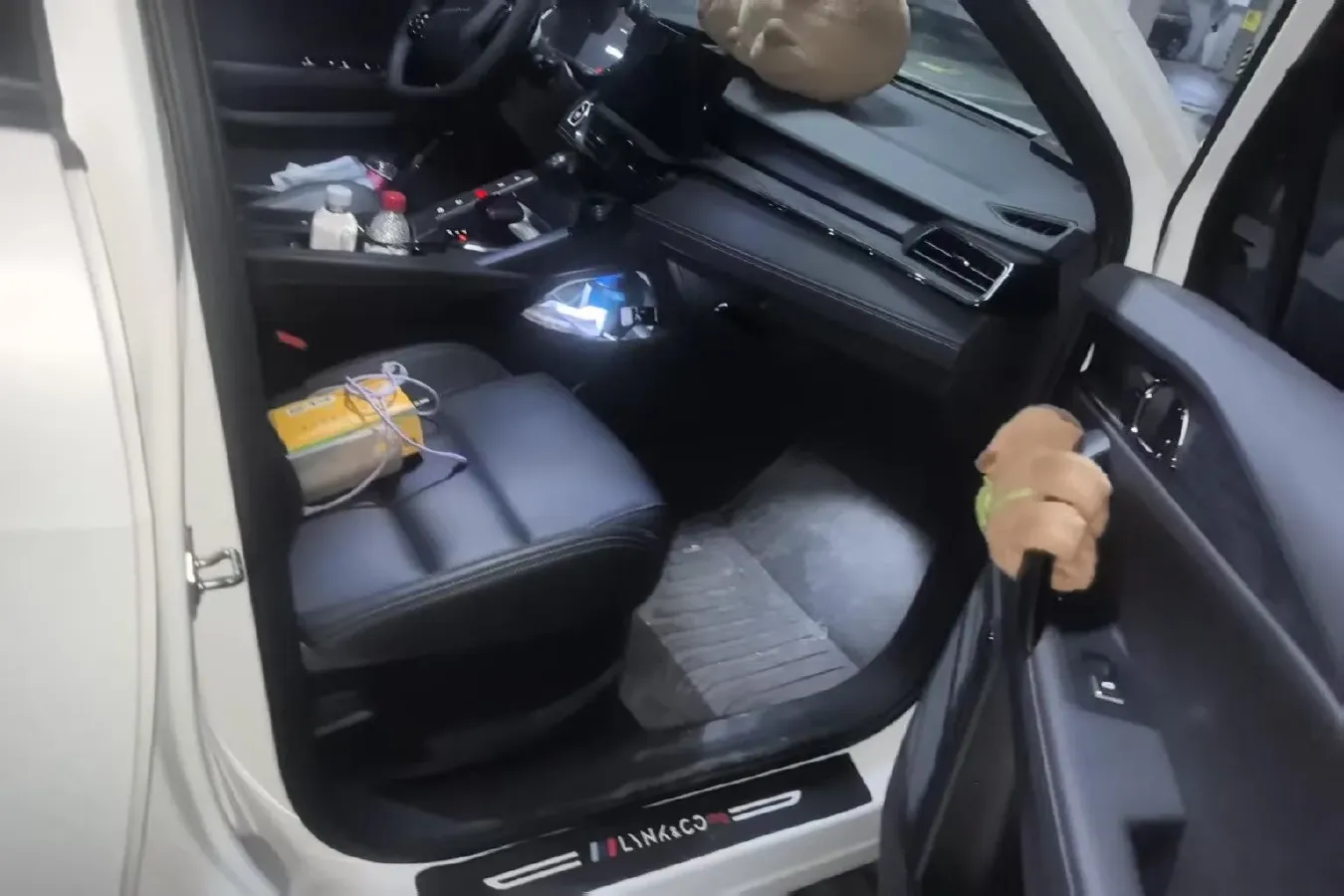 2023 LYNK&CO 06 1.5T 181HP L4 7DCT,autocango,china used car exporter,china ev exporter,chinese used car exporter,chinese used ev exporter