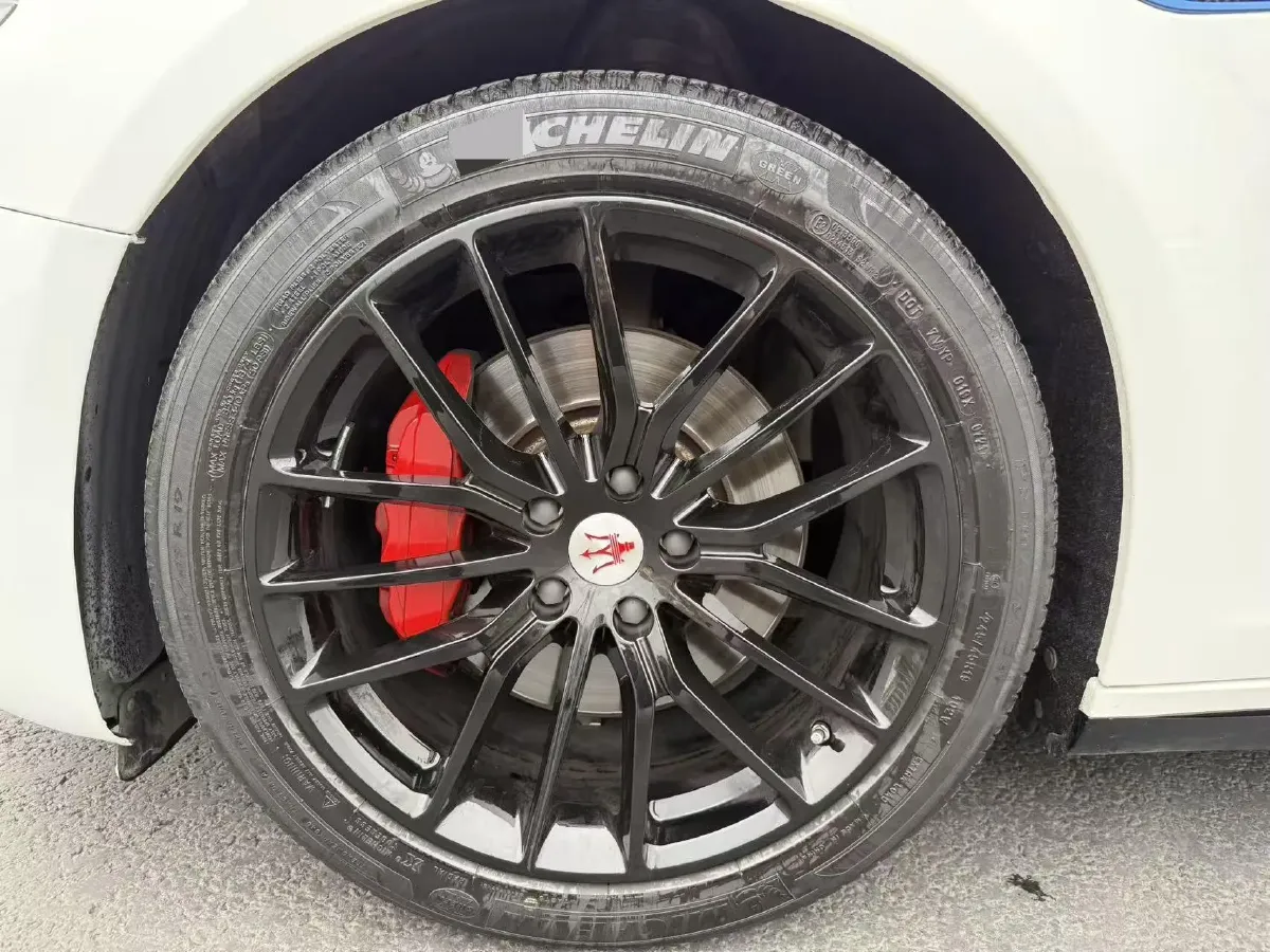 2021 Maserati Ghibli 2.0T 330HP L4 8AT,autocango,china used car exporter,china ev exporter,chinese used car exporter,chinese used ev exporter