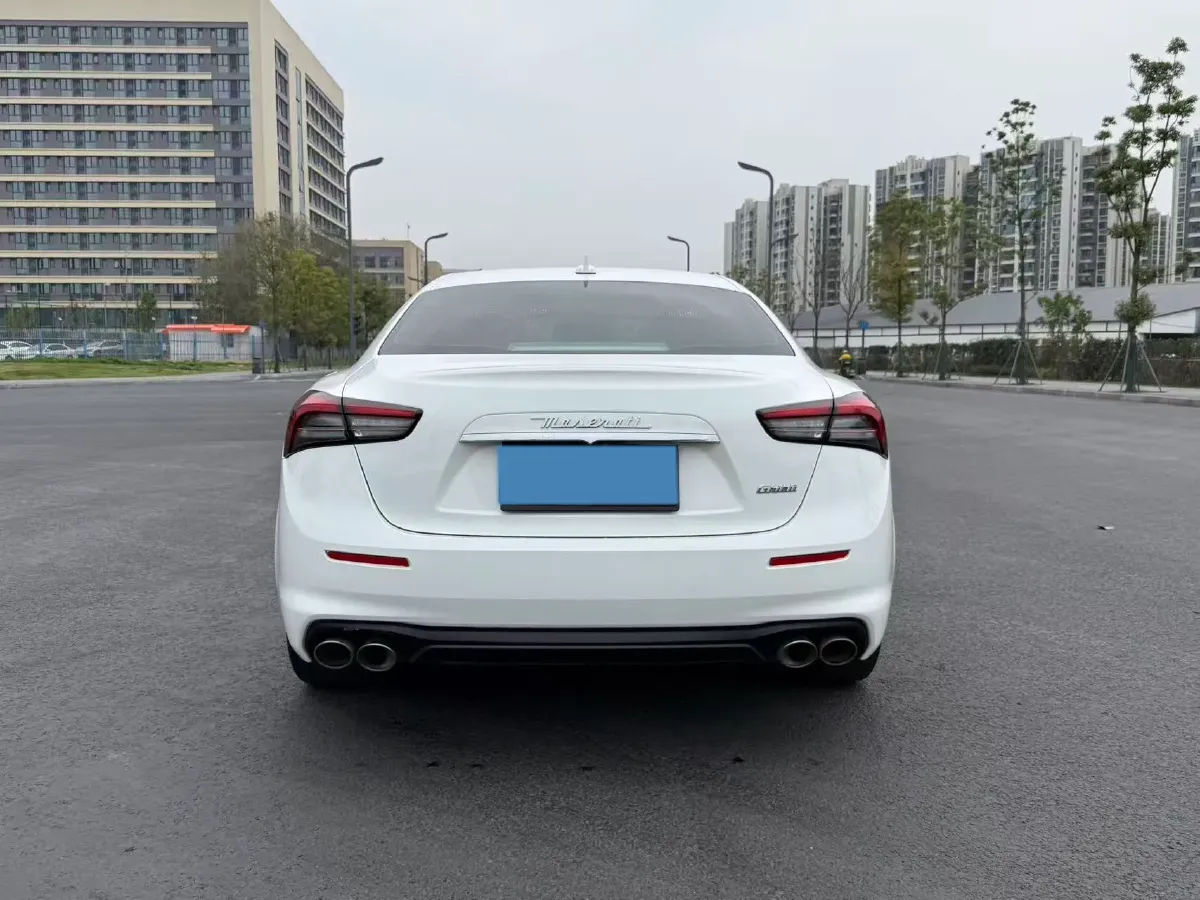 2021 Maserati Ghibli 2.0T 330HP L4 8AT,autocango,china used car exporter,china ev exporter,chinese used car exporter,chinese used ev exporter
