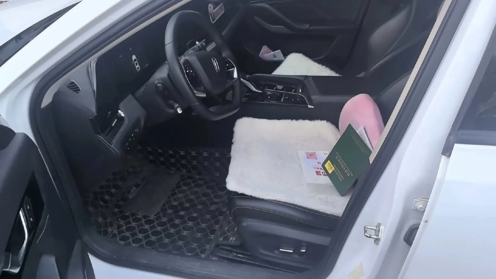 2022 DongFeng Fengon Fengon 580 1.5T 184HP L4 6AT,autocango,china used car exporter,china ev exporter,chinese used car exporter,chinese used ev exporter