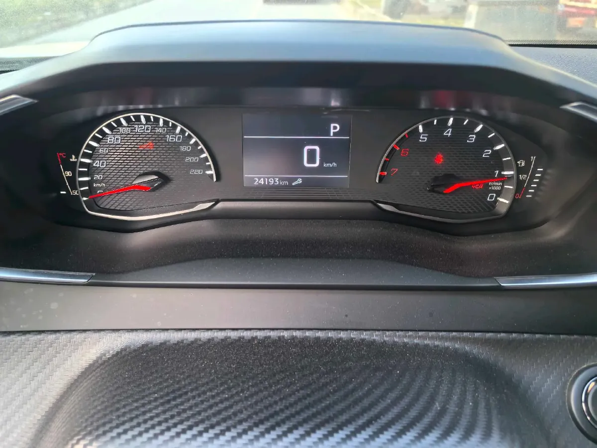 2022 Peugeot 2008 1.2T 136HP L3 6DCT,autocango,china used car exporter,china ev exporter,chinese used car exporter,chinese used ev exporter