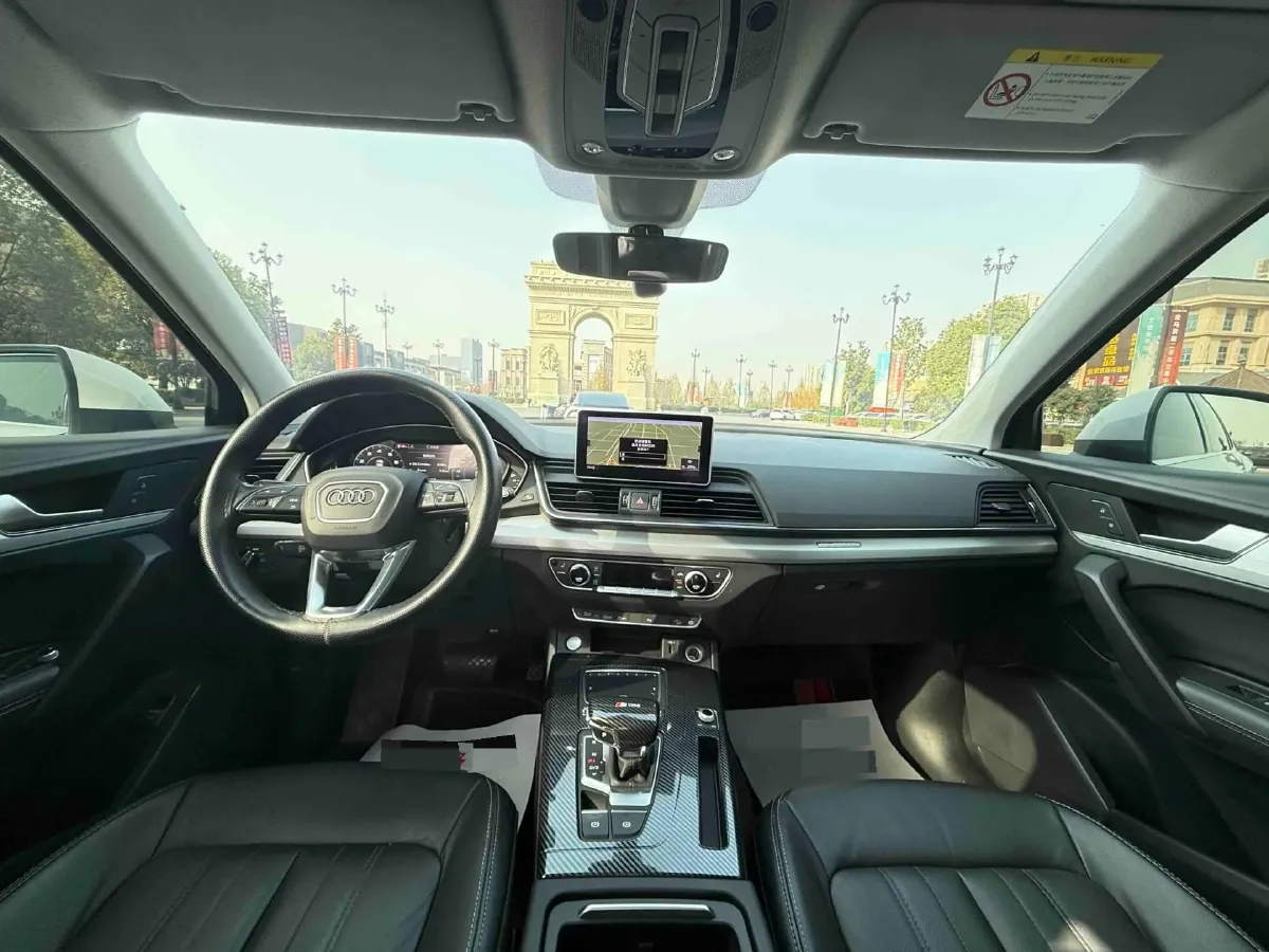 2020 Audi Q5L 2.0T 190HP L4 7DCT,autocango,china used car exporter,china ev exporter,chinese used car exporter,chinese used ev exporter