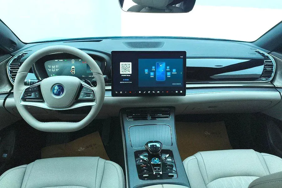 2025 BYD Han 1.5T 156HP L4 E-CVT PHEV,autocango,china used car exporter,china ev exporter,chinese used car exporter,chinese used ev exporter