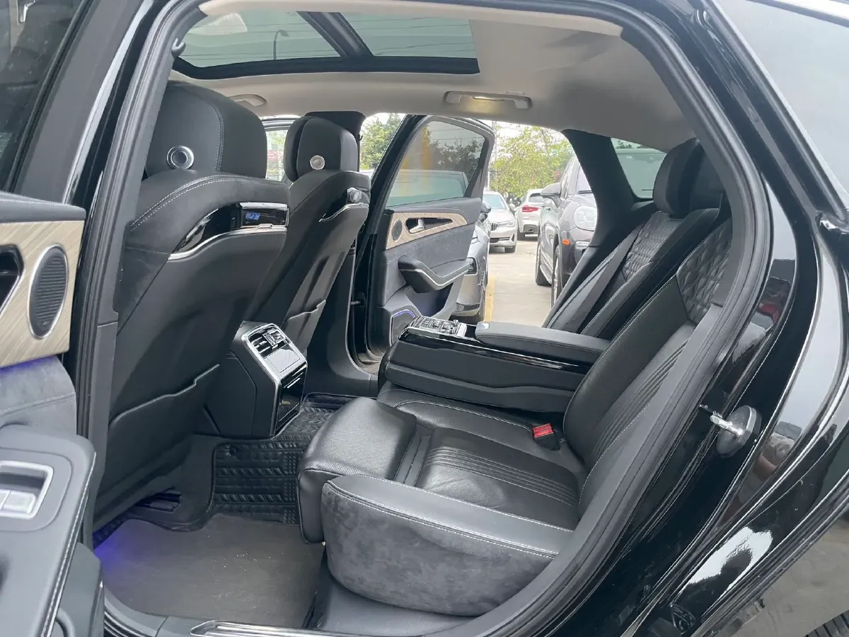 2020 HongQi H9 2.0T 252HP L4 7DCT,autocango,china used car exporter,china ev exporter,chinese used car exporter,chinese used ev exporter