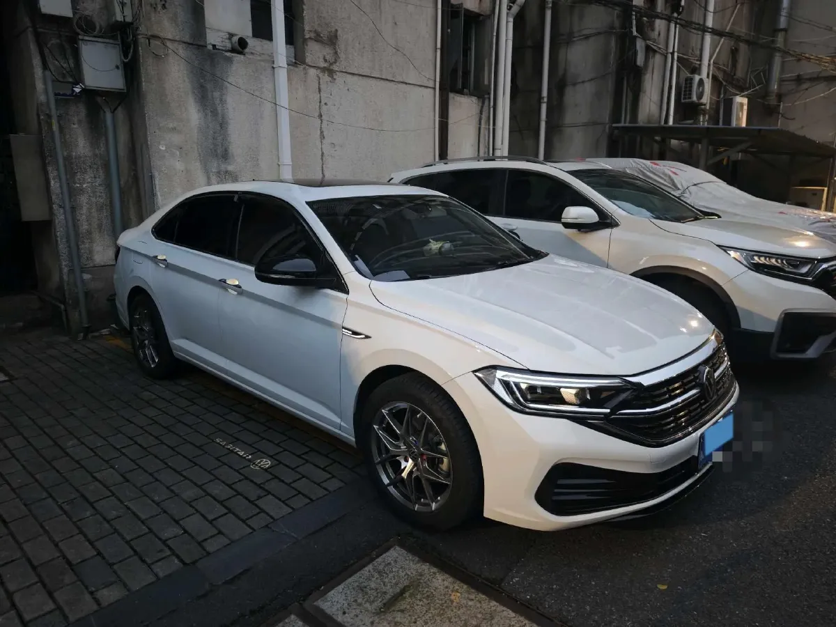 2023 Volkswagen Sagitar 1.5T 160HP L4 7DCT,autocango,china used car exporter,china ev exporter,chinese used car exporter,chinese used ev exporter