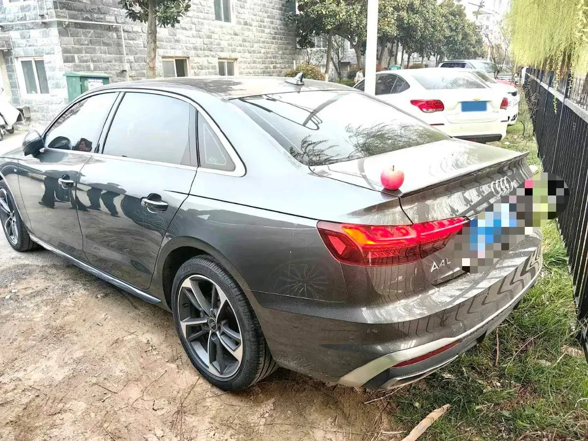 2022 Audi A4L 2.0T 190HP L4 7DCT,autocango,china used car exporter,china ev exporter,chinese used car exporter,chinese used ev exporter