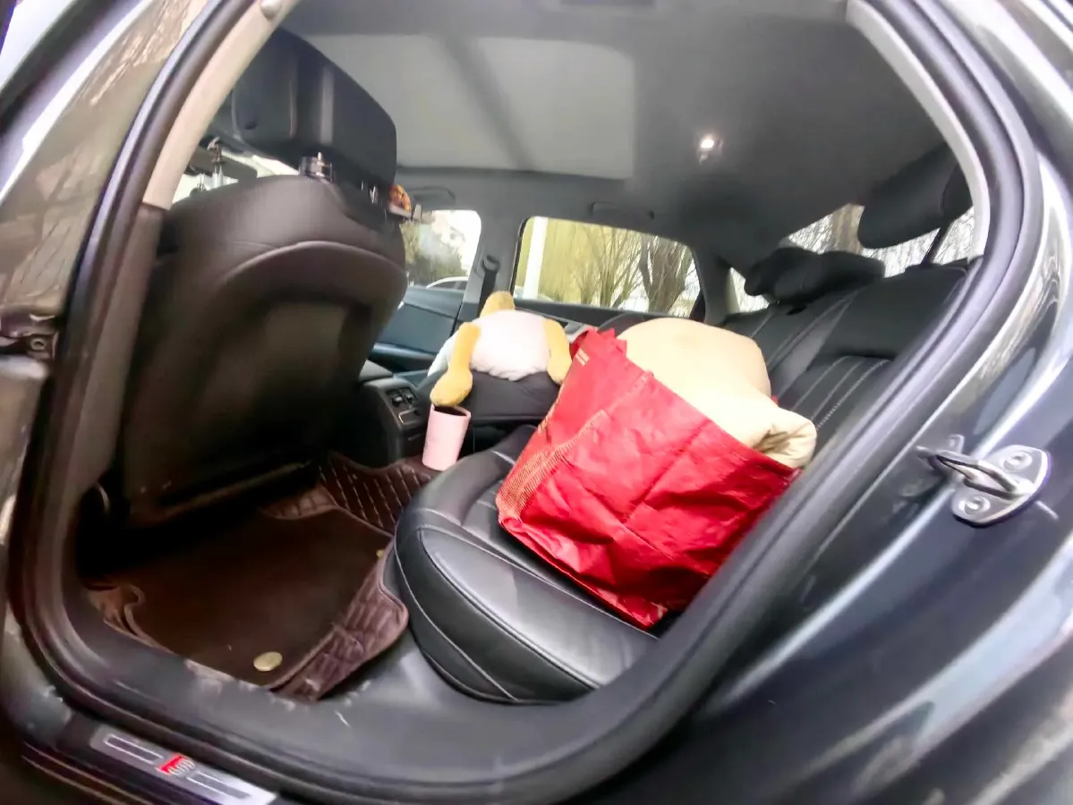 2022 Audi A4L 2.0T 190HP L4 7DCT,autocango,china used car exporter,china ev exporter,chinese used car exporter,chinese used ev exporter