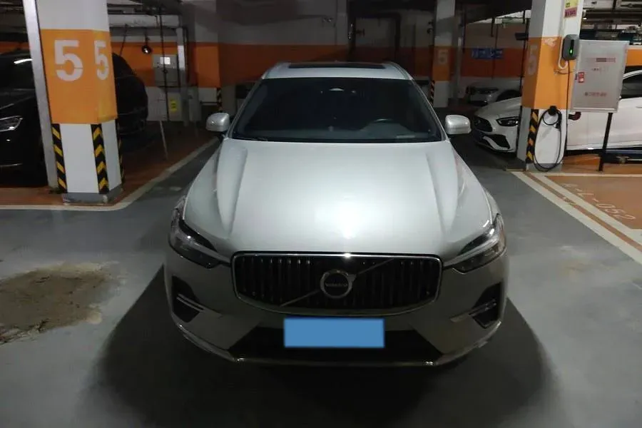 2022 Volvo XC60 2.0T 250HP L4 8AT,autocango,china used car exporter,china ev exporter,chinese used car exporter,chinese used ev exporter