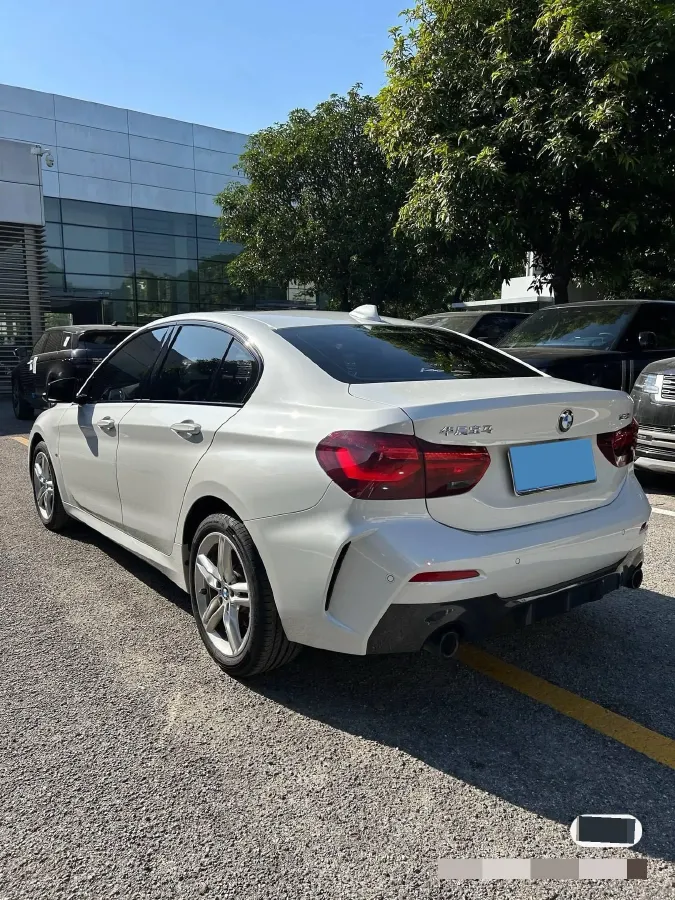 2020 BMW 1 Series 1.5T 140HP L3 7DCT,autocango,china used car exporter,china ev exporter,chinese used car exporter,chinese used ev exporter