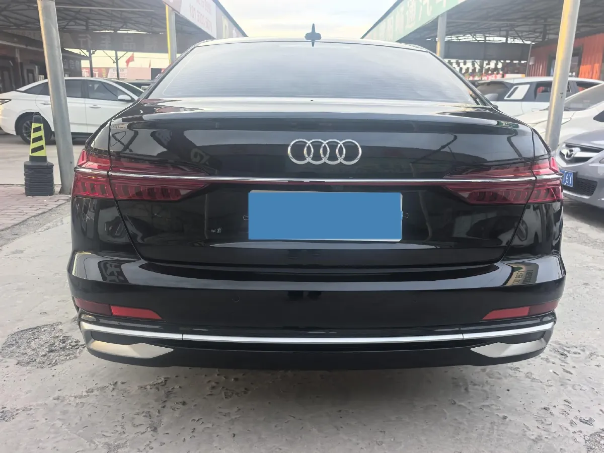 2023 Audi A6L 2.0T 245HP L4 7DCT,autocango,china used car exporter,china ev exporter,chinese used car exporter,chinese used ev exporter