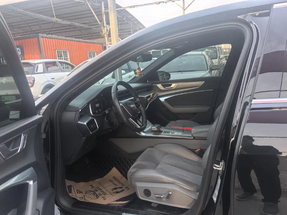 2023 Audi A6L 2.0T 245HP L4 7DCT,autocango,china used car exporter,china ev exporter,chinese used car exporter,chinese used ev exporter