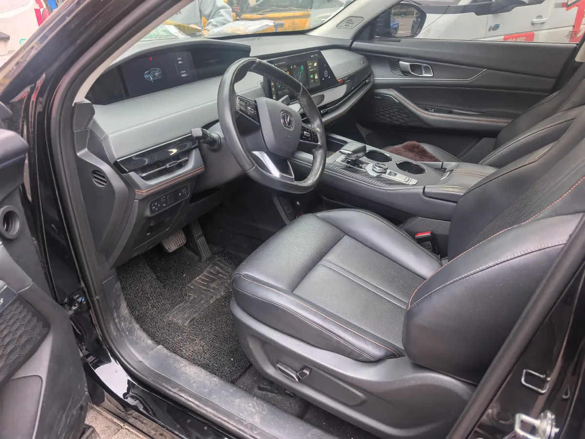 2021 ChangAn UNI-K 2.0T 233HP L4 8AT,autocango,china used car exporter,china ev exporter,chinese used car exporter,chinese used ev exporter