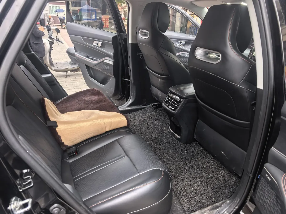 2021 ChangAn UNI-K 2.0T 233HP L4 8AT,autocango,china used car exporter,china ev exporter,chinese used car exporter,chinese used ev exporter