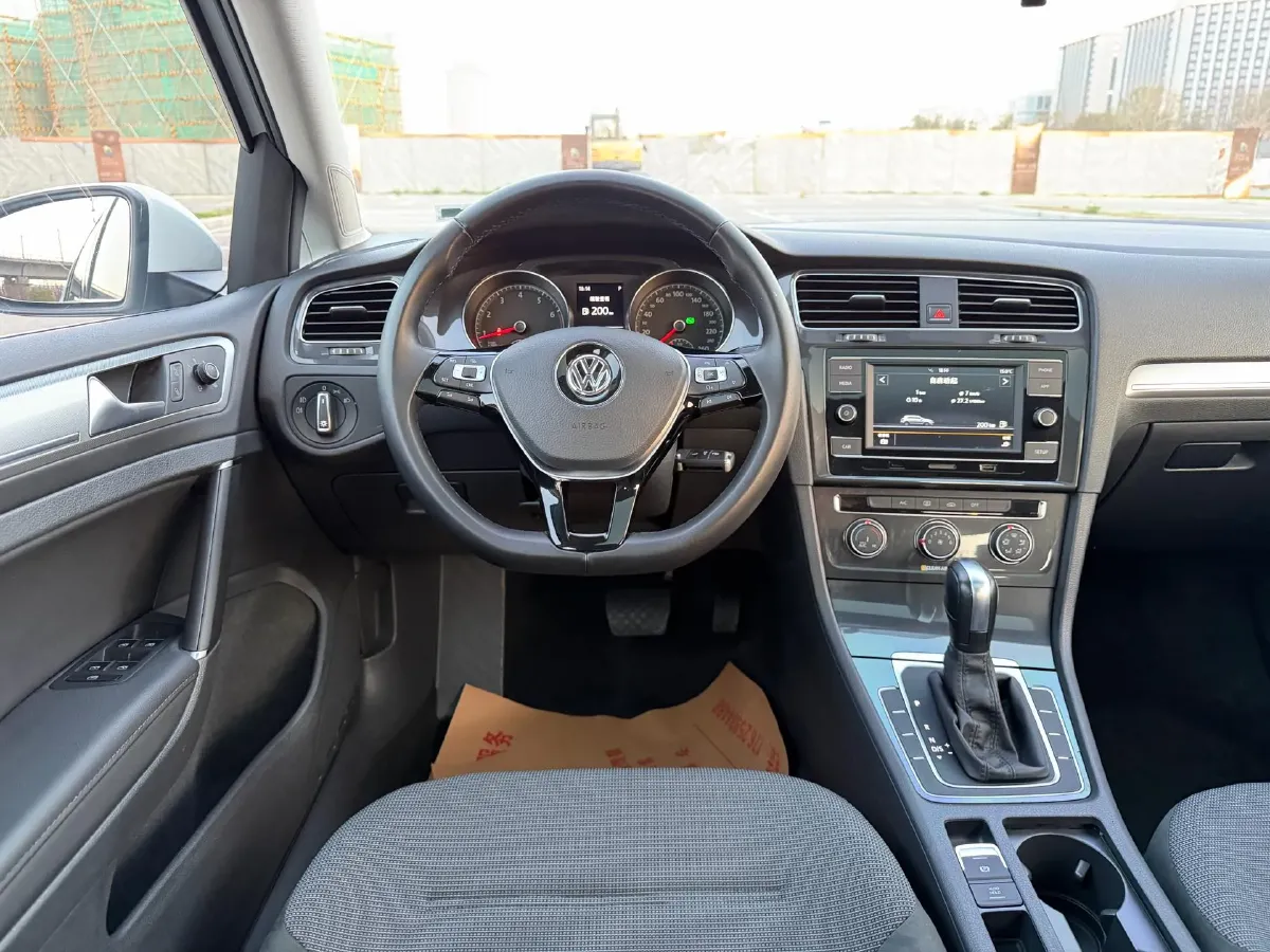 2018 Volkswagen Golf 1.6L 110HP L4 6AT,autocango,china used car exporter,china ev exporter,chinese used car exporter,chinese used ev exporter