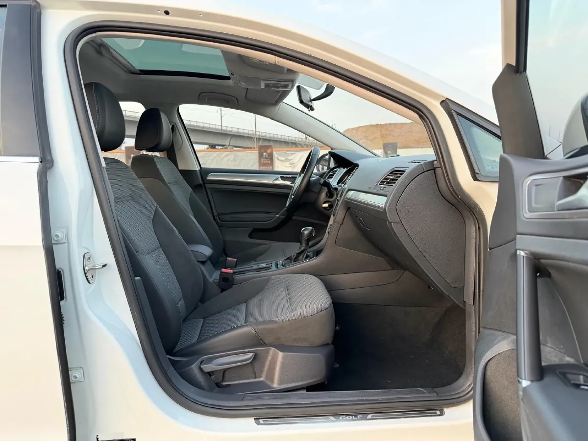 2018 Volkswagen Golf 1.6L 110HP L4 6AT,autocango,china used car exporter,china ev exporter,chinese used car exporter,chinese used ev exporter