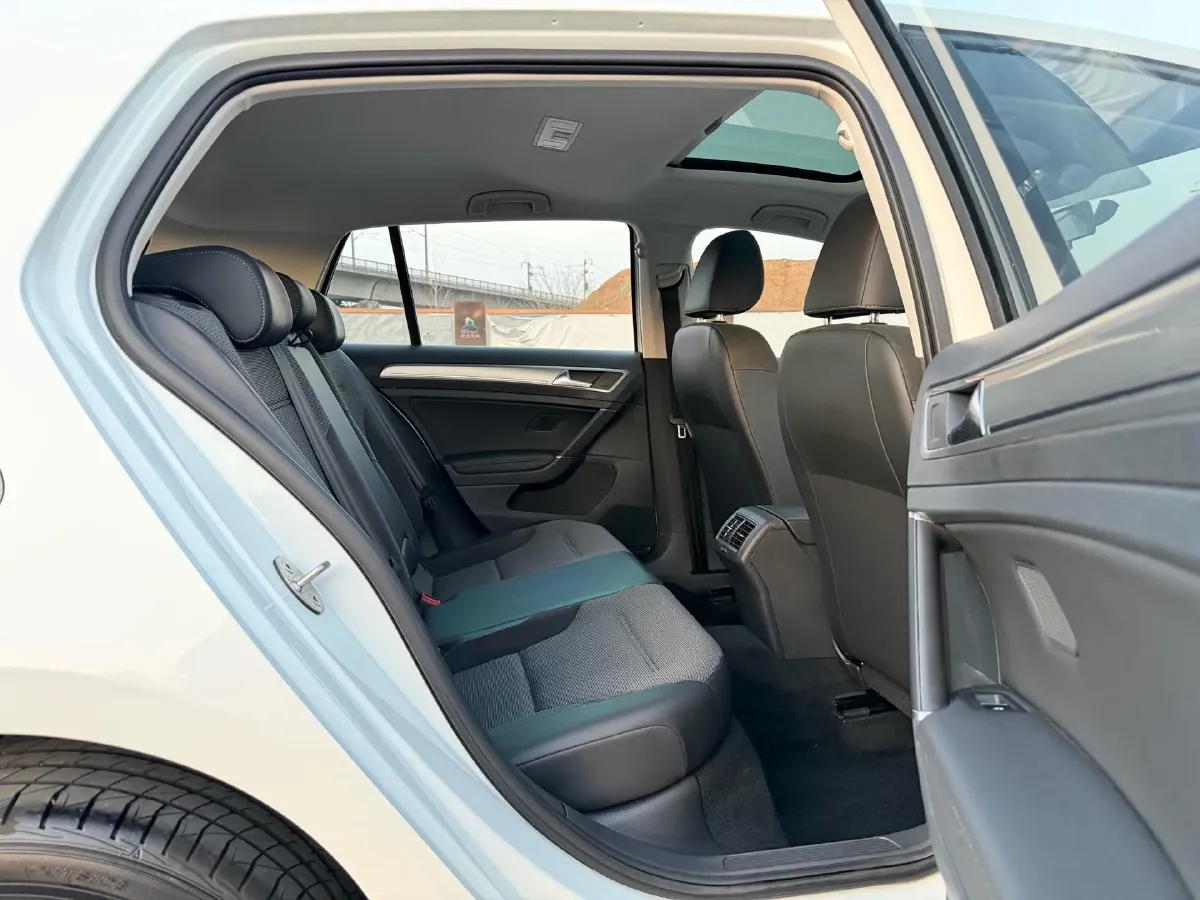 2018 Volkswagen Golf 1.6L 110HP L4 6AT,autocango,china used car exporter,china ev exporter,chinese used car exporter,chinese used ev exporter