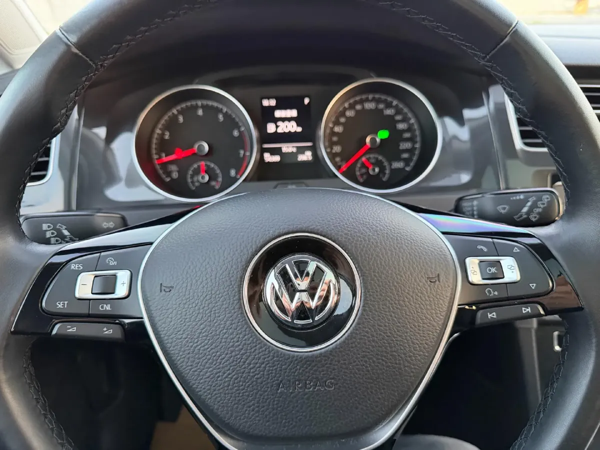 2018 Volkswagen Golf 1.6L 110HP L4 6AT,autocango,china used car exporter,china ev exporter,chinese used car exporter,chinese used ev exporter