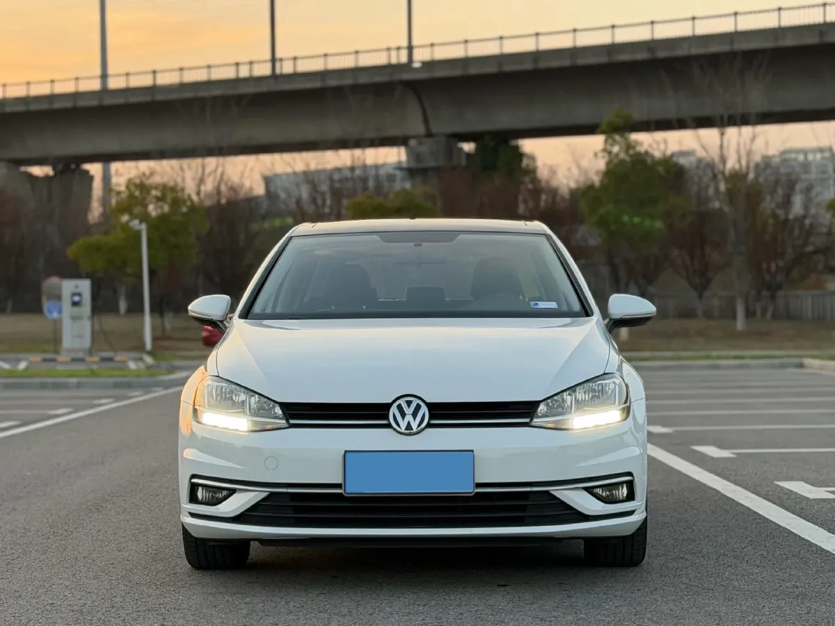 2018 Volkswagen Golf 1.6L 110HP L4 6AT,autocango,china used car exporter,china ev exporter,chinese used car exporter,chinese used ev exporter