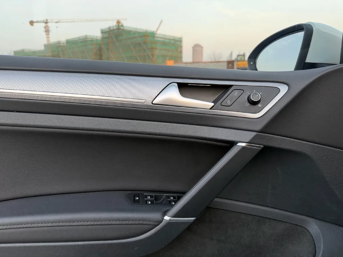 2018 Volkswagen Golf 1.6L 110HP L4 6AT,autocango,china used car exporter,china ev exporter,chinese used car exporter,chinese used ev exporter