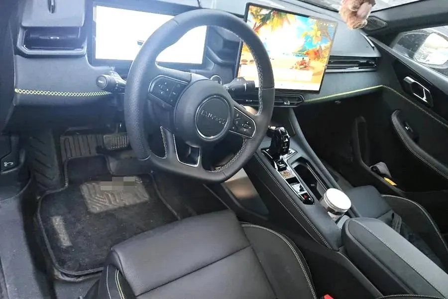 2025 LYNK&CO 03 1.5T 181HP L4 7DCT,autocango,china used car exporter,china ev exporter,chinese used car exporter,chinese used ev exporter