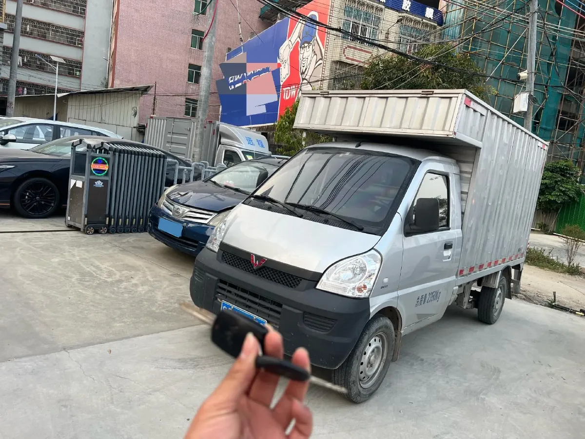 2021 WuLing RongGuang Mini Truck 1.5L 99HP L4 5MT,autocango,china used car exporter,china ev exporter,chinese used car exporter,chinese used ev exporter