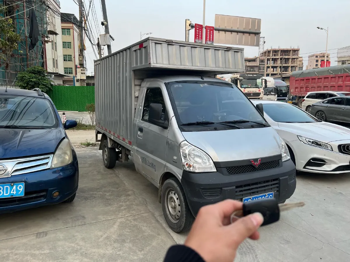 2021 WuLing RongGuang Mini Truck 1.5L 99HP L4 5MT,autocango,china used car exporter,china ev exporter,chinese used car exporter,chinese used ev exporter