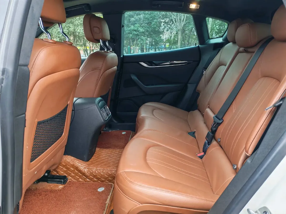 2022 Maserati Levante 2.0T 330HP L4 8AT,autocango,china used car exporter,china ev exporter,chinese used car exporter,chinese used ev exporter