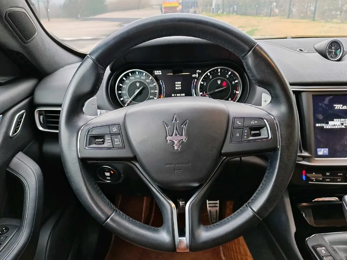 2022 Maserati Levante 2.0T 330HP L4 8AT,autocango,china used car exporter,china ev exporter,chinese used car exporter,chinese used ev exporter