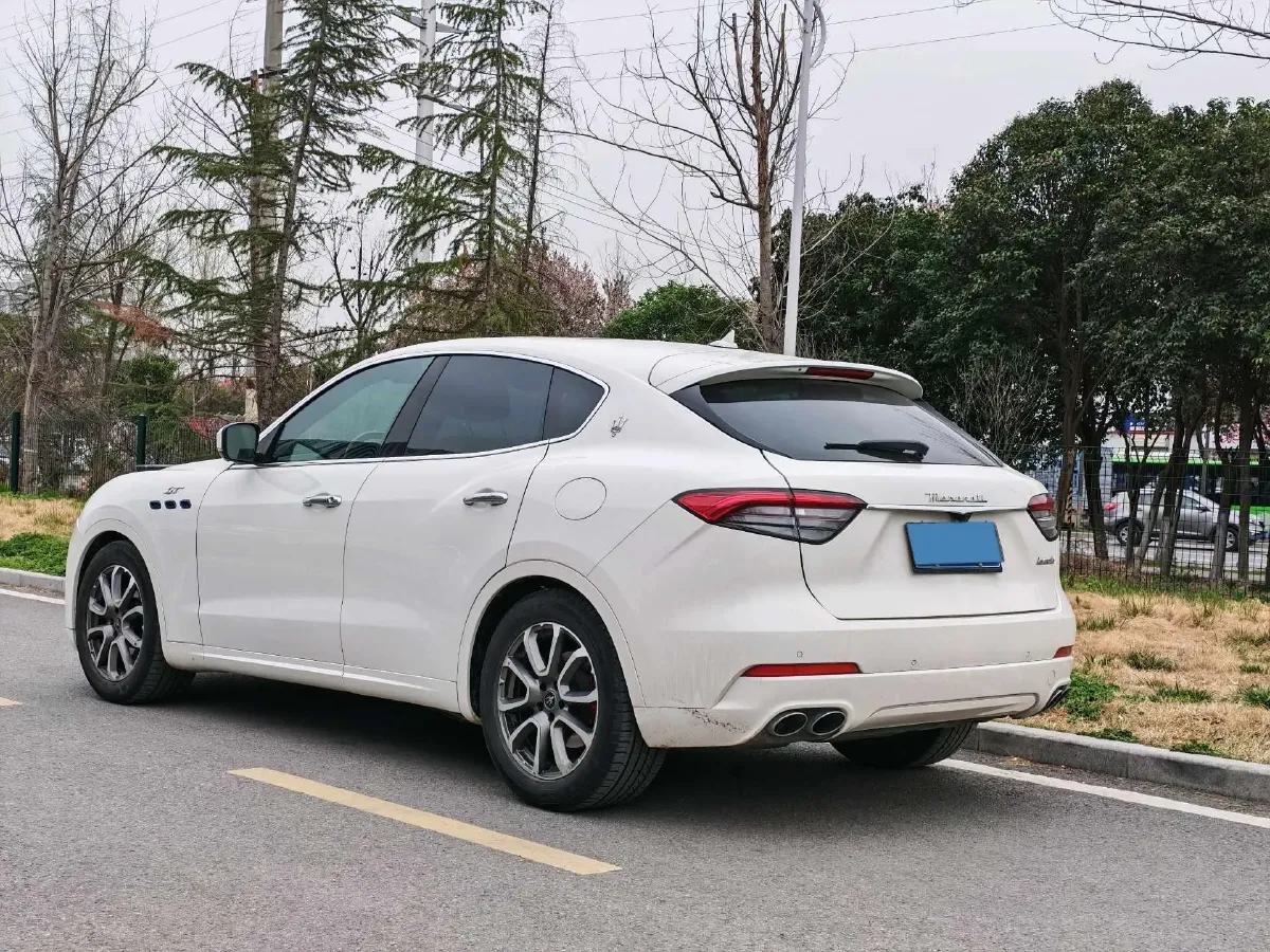 2022 Maserati Levante 2.0T 330HP L4 8AT,autocango,china used car exporter,china ev exporter,chinese used car exporter,chinese used ev exporter