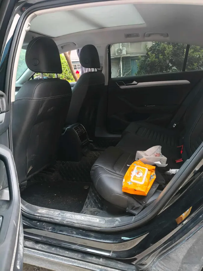 2023 Volkswagen Magotan 1.4T 150HP L4 7DCT,autocango,china used car exporter,china ev exporter,chinese used car exporter,chinese used ev exporter