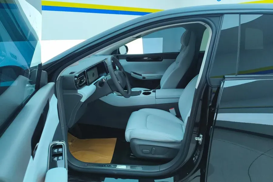 2024 Leapmotor C01 BEV 62.8KWH,autocango,china used car exporter,china ev exporter,chinese used car exporter,chinese used ev exporter