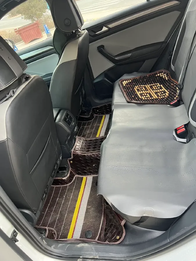 2024 Volkswagen T-Roc 1.5T 160HP L4 7DCT,autocango,china used car exporter,china ev exporter,chinese used car exporter,chinese used ev exporter