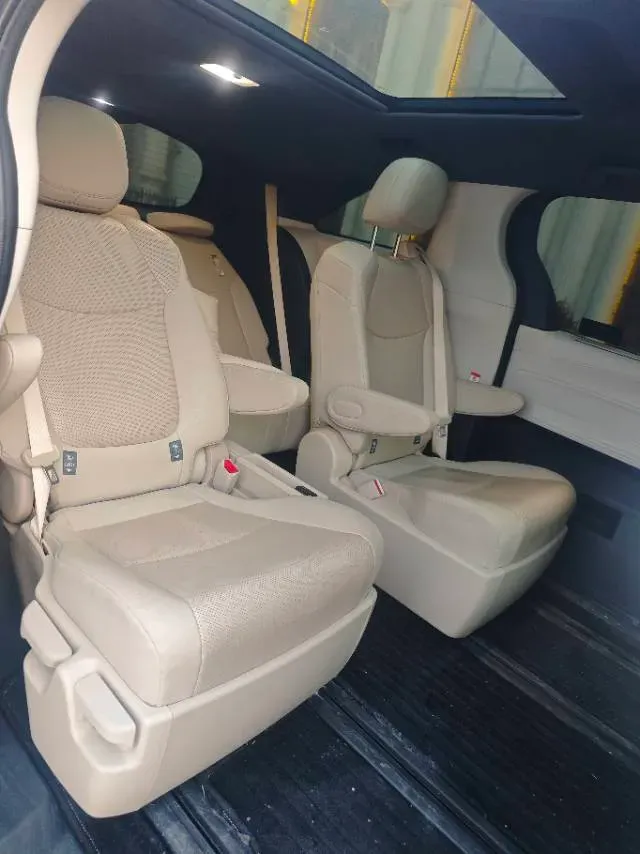 2023 Toyota Granvia 2.5L 189HP L4 E-CVT Hybrid,autocango,china used car exporter,china ev exporter,chinese used car exporter,chinese used ev exporter