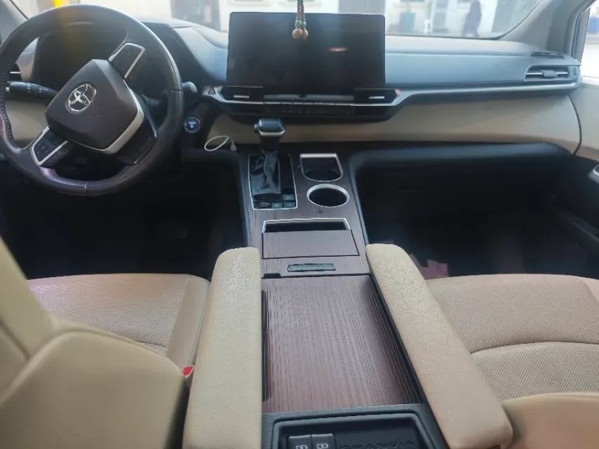 2023 Toyota Granvia 2.5L 189HP L4 E-CVT Hybrid,autocango,china used car exporter,china ev exporter,chinese used car exporter,chinese used ev exporter