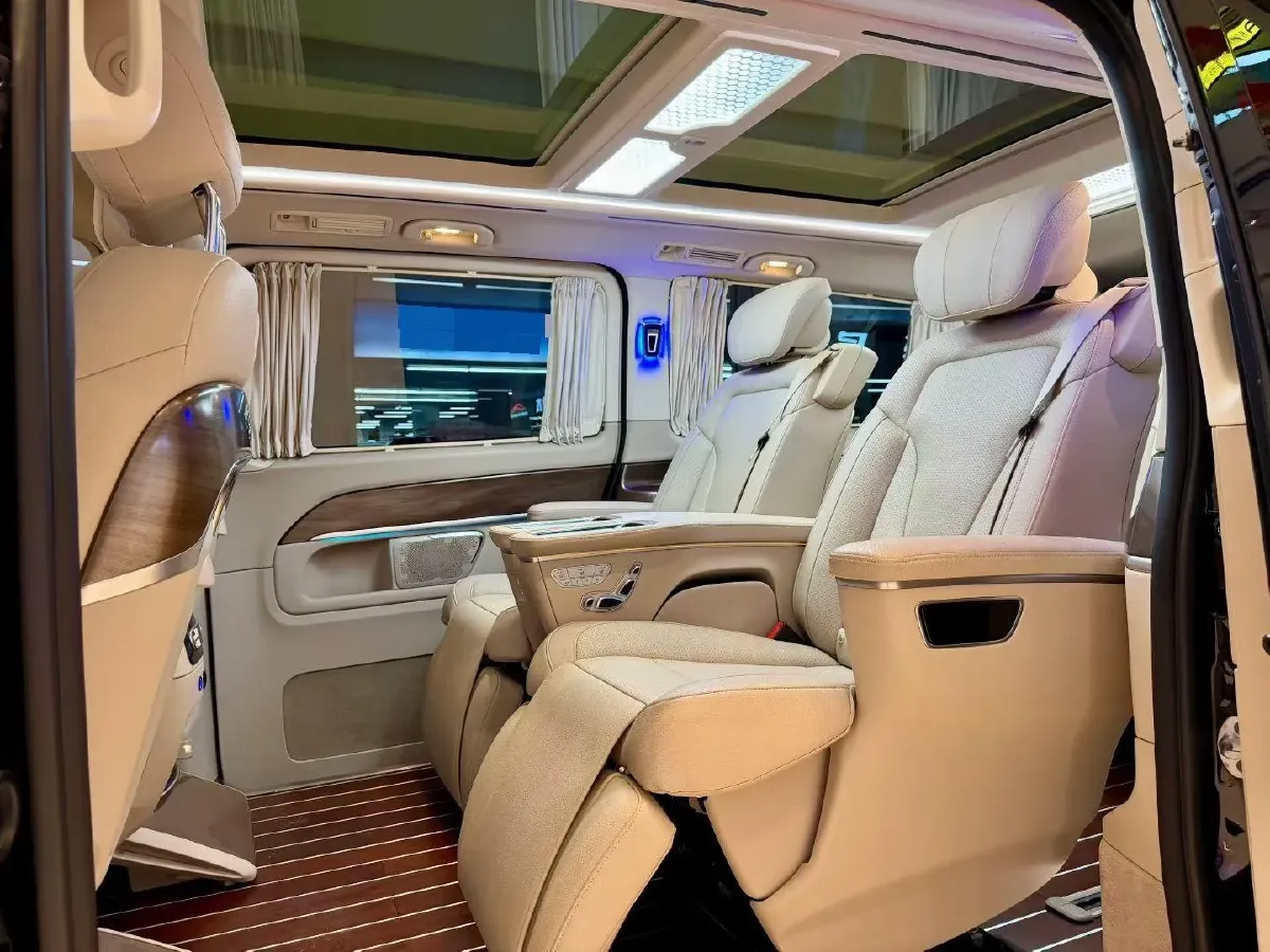 2021 Mercedes-Benz V Class 2.0T 211HP L4 9AT,autocango,china used car exporter,china ev exporter,chinese used car exporter,chinese used ev exporter