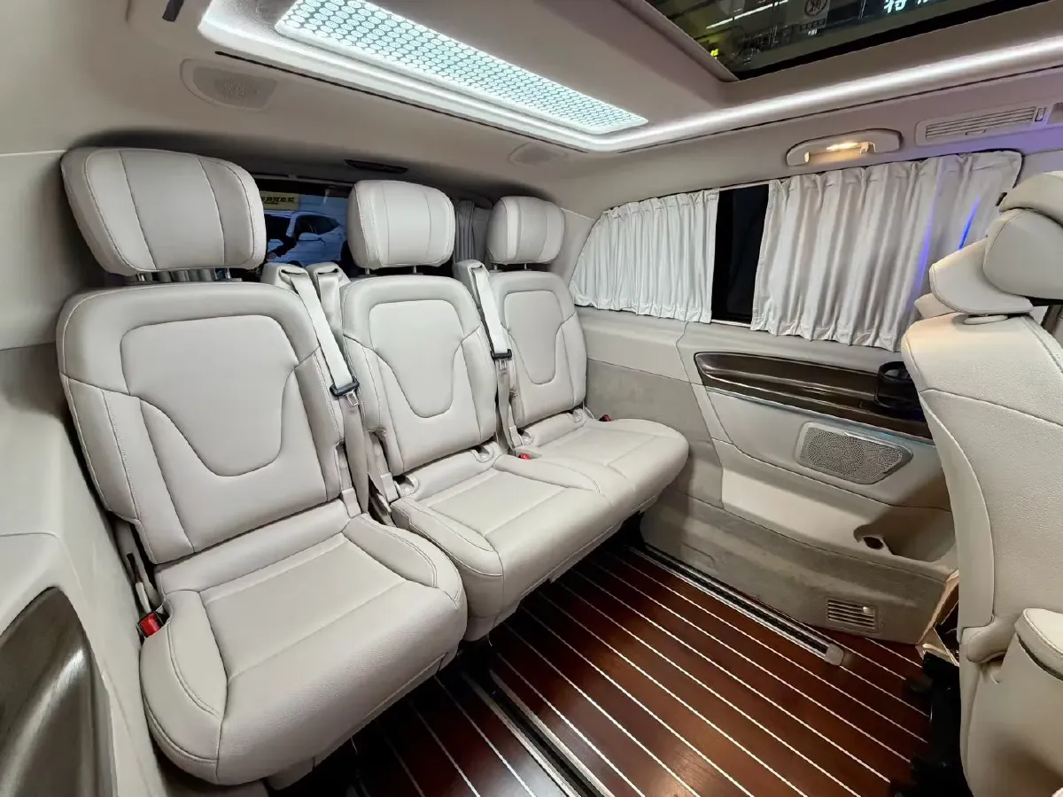 2021 Mercedes-Benz V Class 2.0T 211HP L4 9AT,autocango,china used car exporter,china ev exporter,chinese used car exporter,chinese used ev exporter