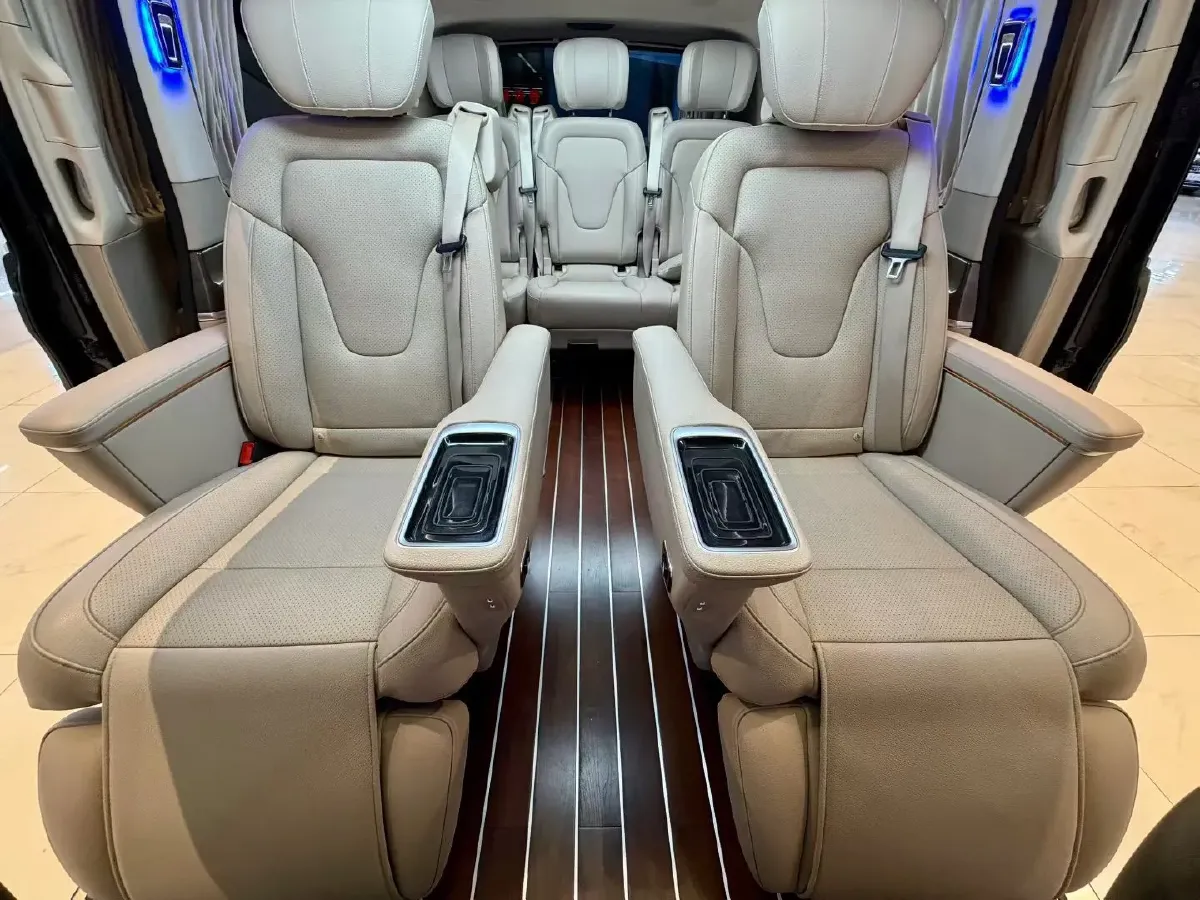 2021 Mercedes-Benz V Class 2.0T 211HP L4 9AT,autocango,china used car exporter,china ev exporter,chinese used car exporter,chinese used ev exporter